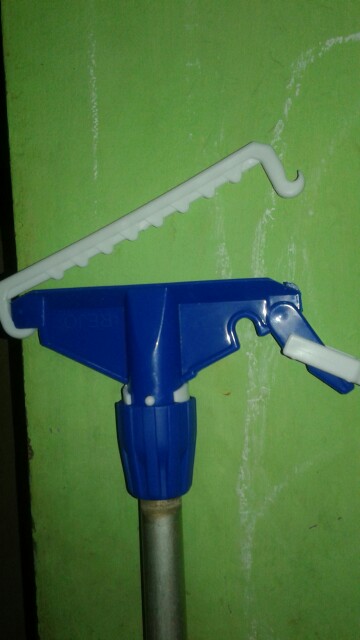 Plastic Mop Holder / Mop Clip / Mop Handle