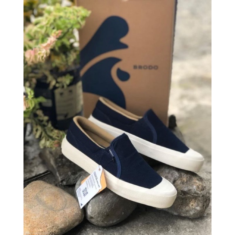Brodo- VTG V.2 Slip On Navy Ws
