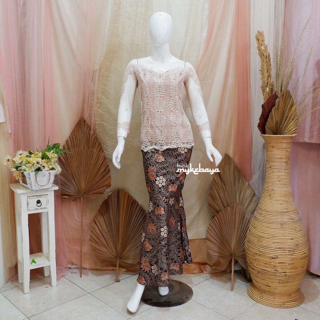 ATASAN KEBAYA SABRINA KEBAYA BROKAT MODERN KEBAYA WISUDA MODERN SET KEBAYA MODERN ATASAN BROKAT TERM