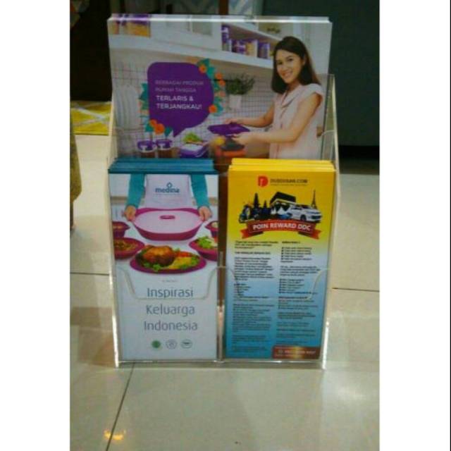 

Acrylic tempat brosur a4 2ss