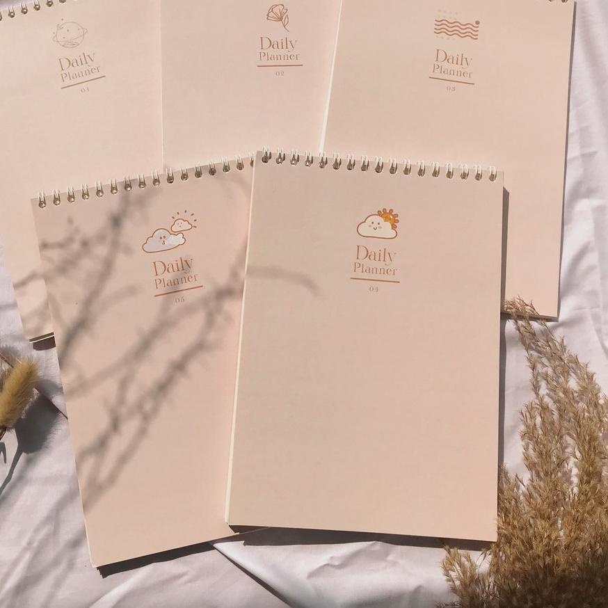 

DISCOUNT !!! 2.2 Daily Planner A5 BOOK PAPER (JILID) Perencanaan Harian Study Journal Study Planner Notes List To Do [KODE 646]