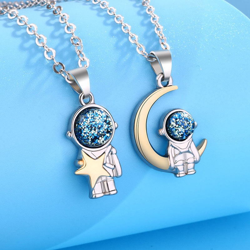 2Pcs New Personality Cute Astronaut Fashion Couple Pendant Necklace Hip Hop Style