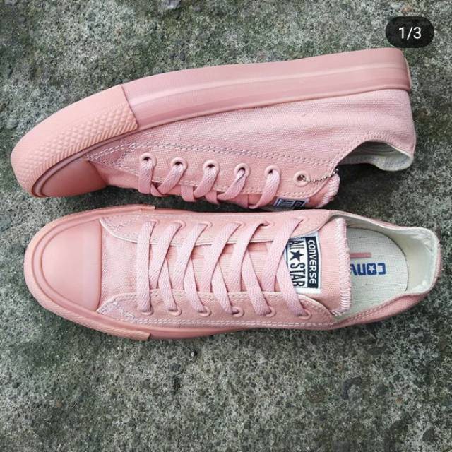 pink converse tennis shoes