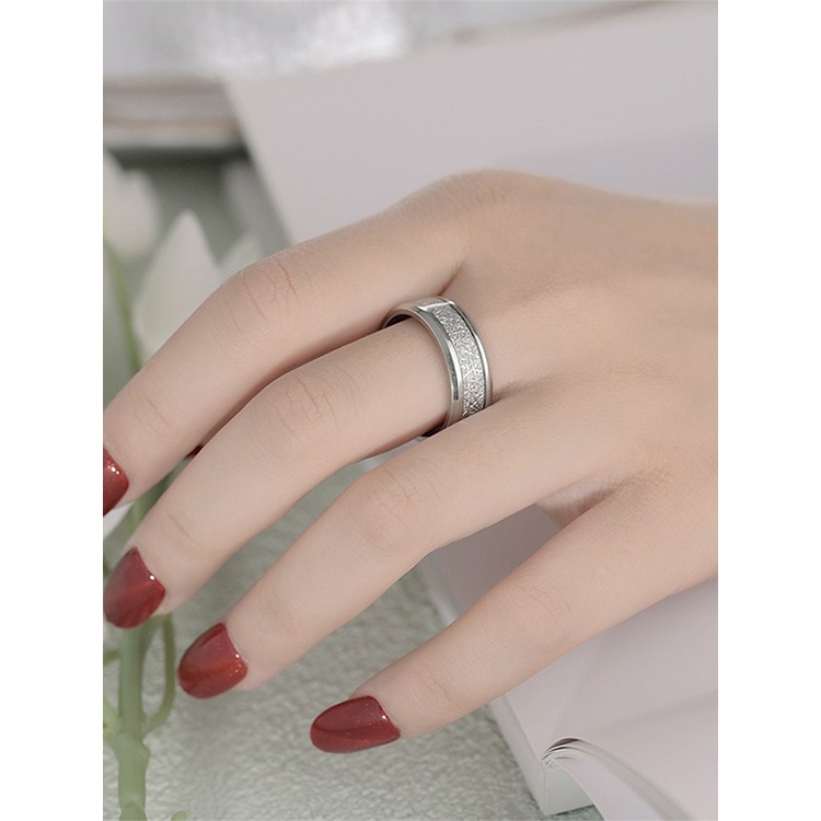 Cincin Titanium Motif Segitiga Untuk Pria / Wanita