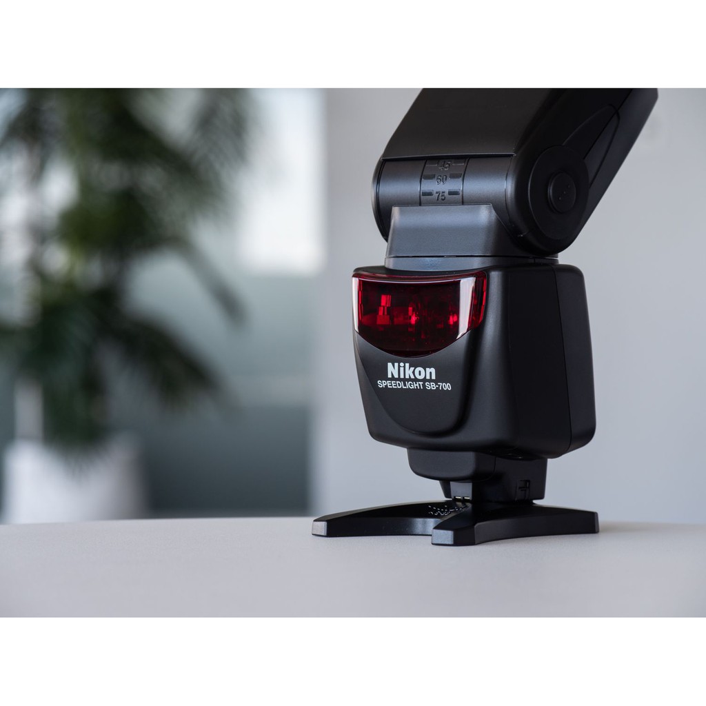 Nikon AF Speedlight SB-700