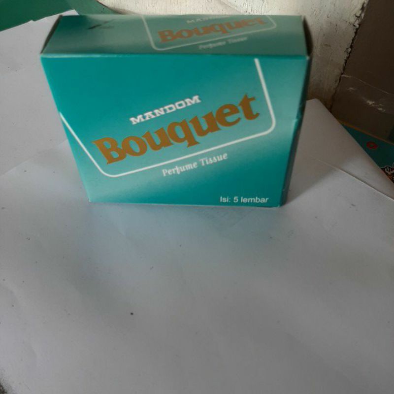 *tissue perfumed mandom*