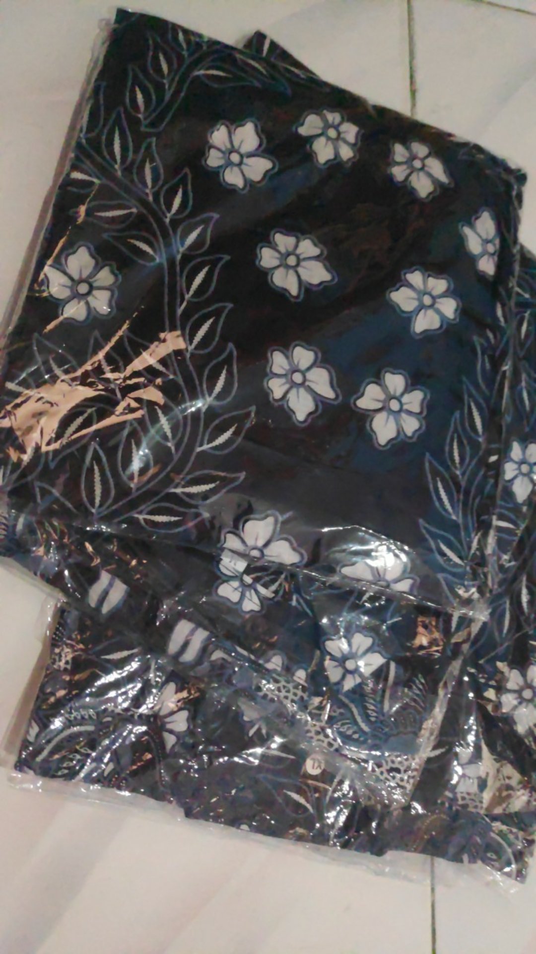 Maura Coupel Batik Couple Keluarga Sania Ruffle Ori Ndoro Jowi Dnt Motif Manuk Tarung Putih