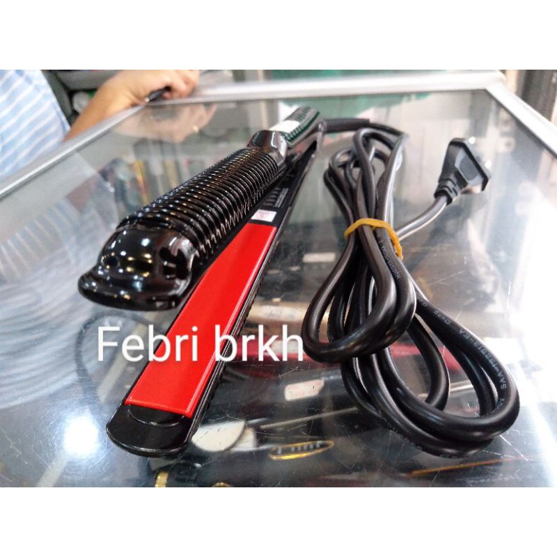 Catok/Catokan rambut Mideas F178AC