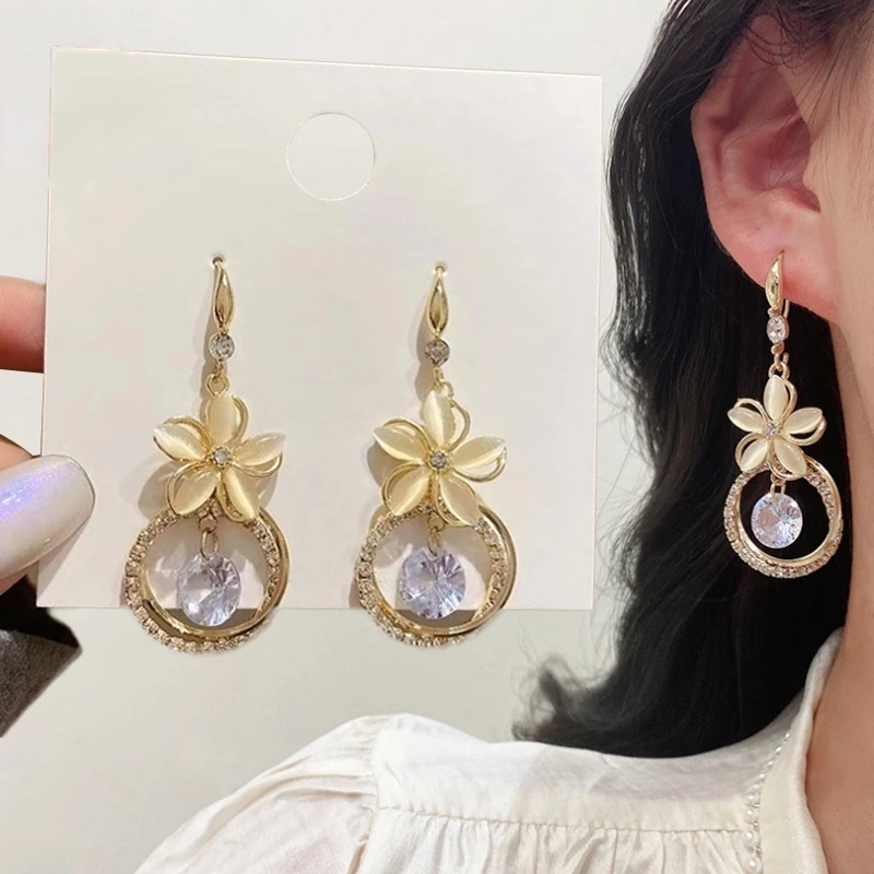 1 Pasang Anting Tusuk Gantung Desain Bunga Hias Opal + Berlian Imitasi Untuk Wanita