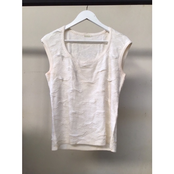 Preloved Blouse Scala Rajut Putih Tanpa Lengan