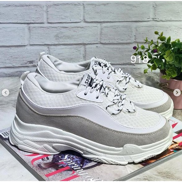 Sepatu Sneakers B918