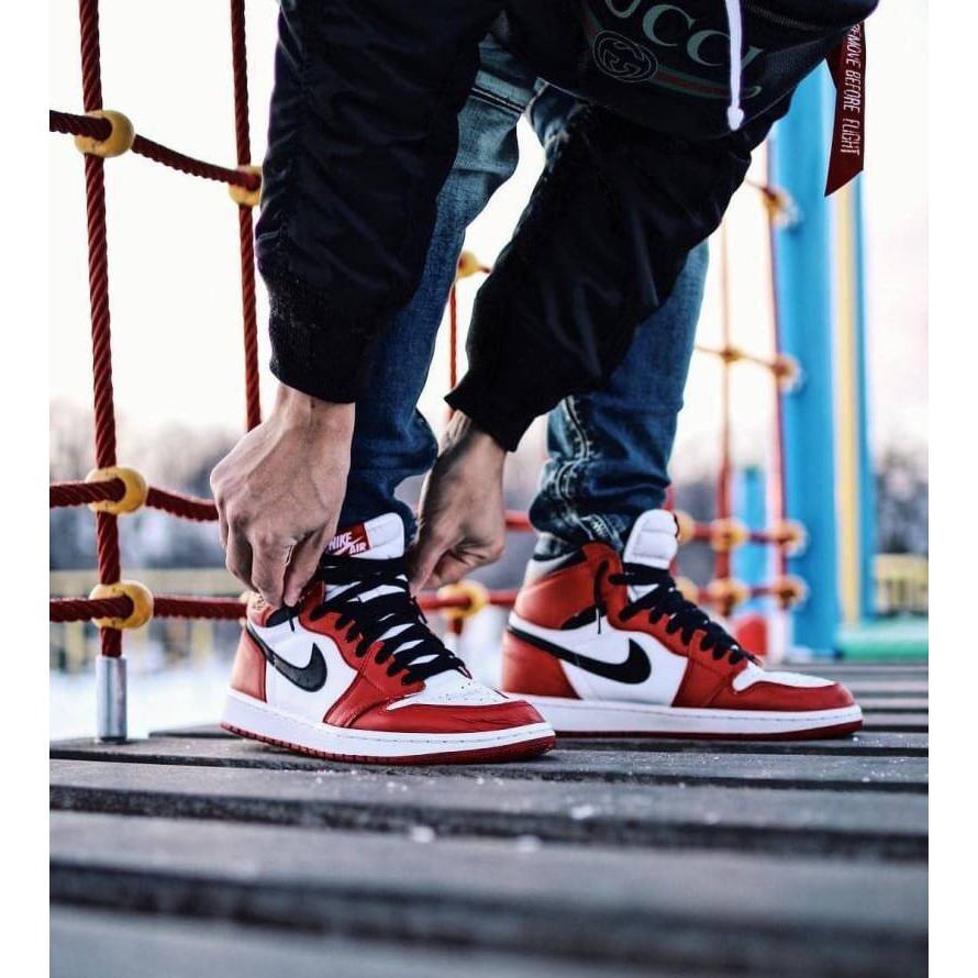 SEPATU NIKE AIR JORDAN RETRO 1 CHICAGO
