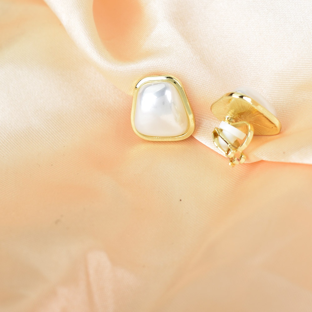 Anting Klip Tanpa Tindik Desain Geometri Hias Mutiara Imitasi Warna Emas Gaya Korea Untuk Wanita
