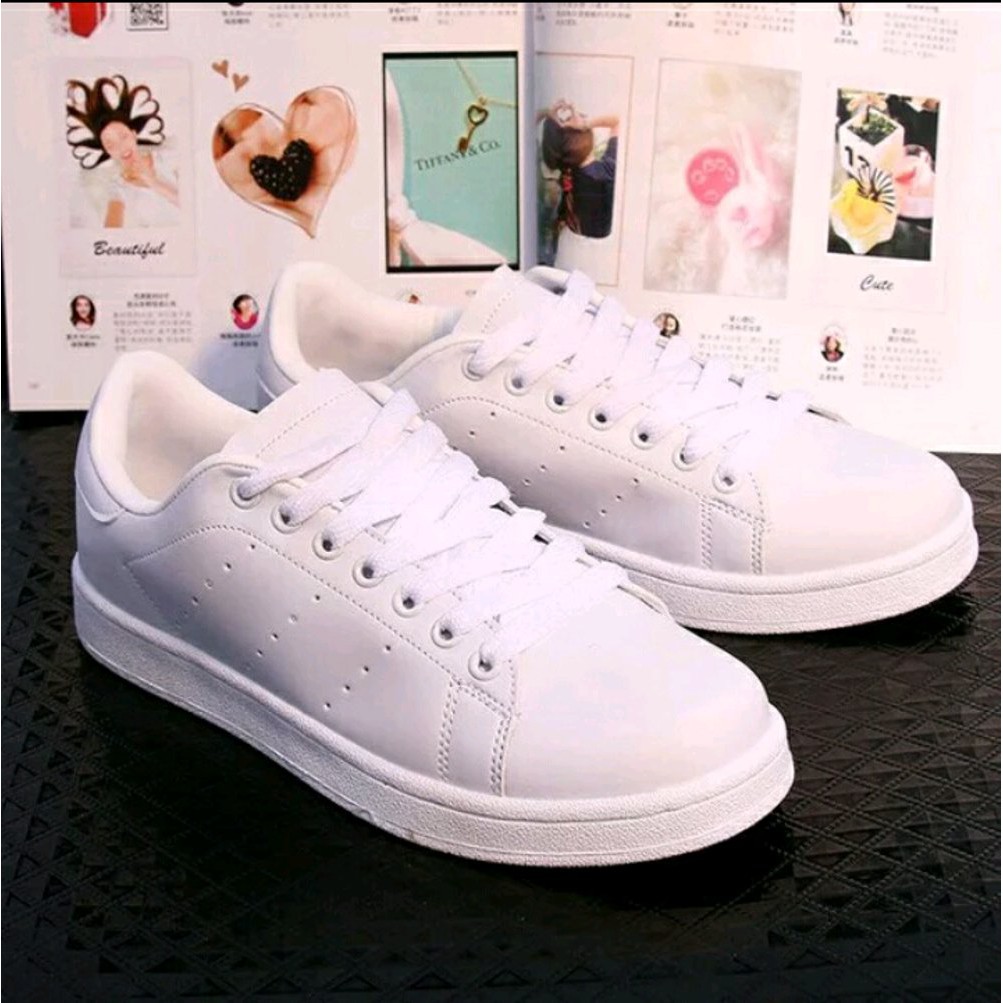 SEPATU WANITA KETS PUTIH BOLONG