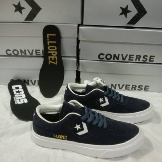 Sepatu converse Loui Lopez