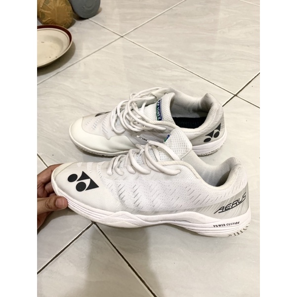 SEPATU YONEX AERUS WHITE