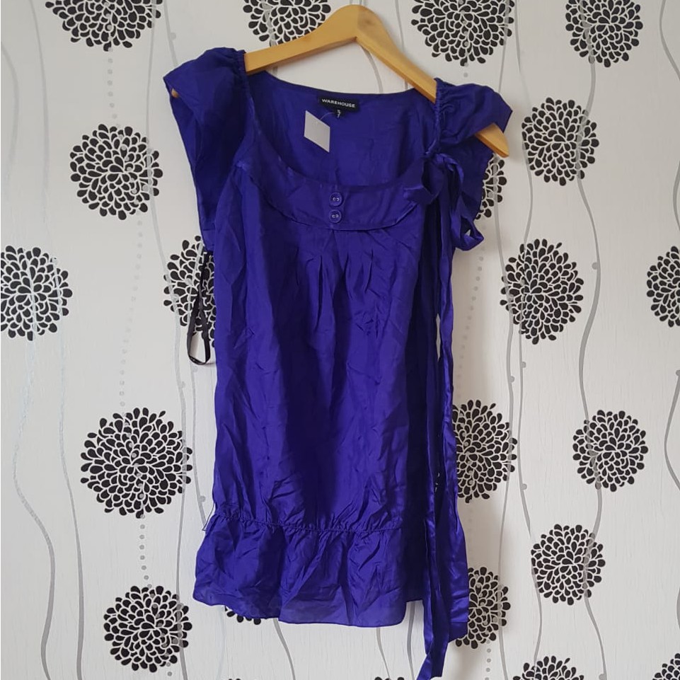 Baju Atasan Wanita Warehouse Biru Keunguan Model Ada Kerut Dibagian Bawah Aksesoris Ada Tali Panjang