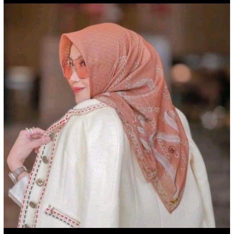 Buttonscarves Chain Series Majesty