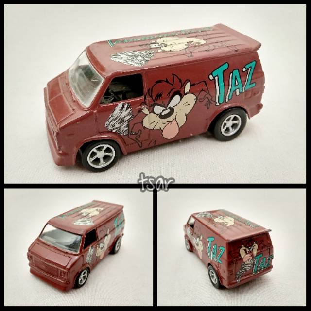 RACING CHAMPIONS 75 Chevy Van TAZ loose regular