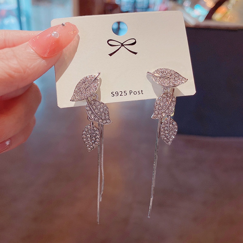 Anting Gantung Panjang Tusuk Silver Sterling 925 Motif Daun Aksen Berlian + Rumbai Untuk Wanita