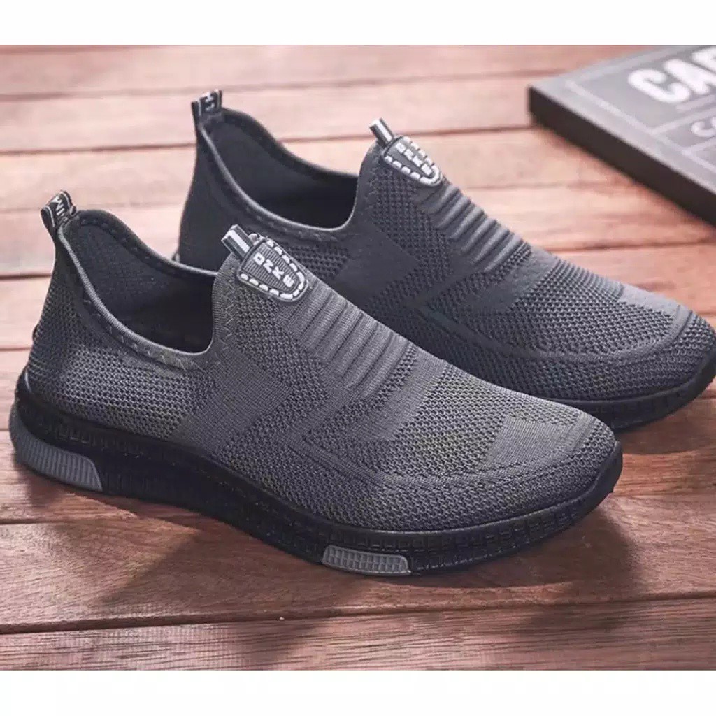 MK-Sepatu Casual Pria Slip On ONKE PRIA Terbaru