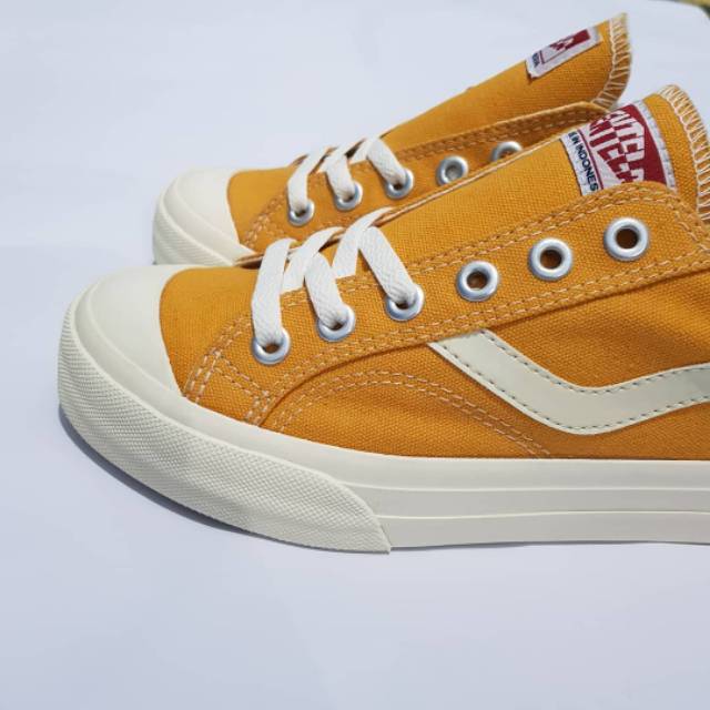 SEPATU VENTELA PUBLIK LOW DARK YELLOW