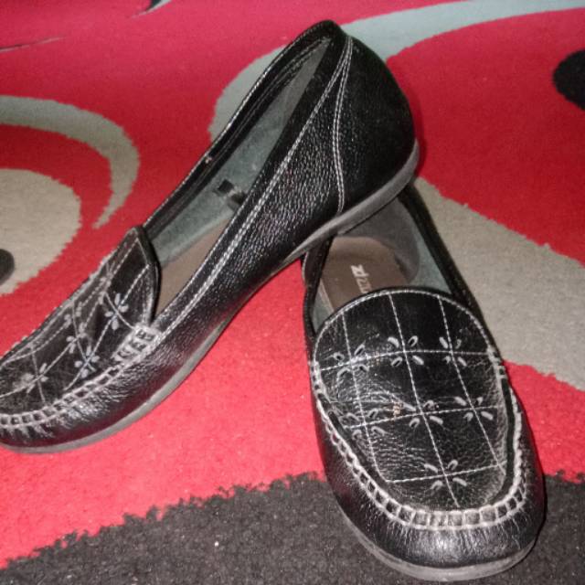 Sepatu pansus hitam