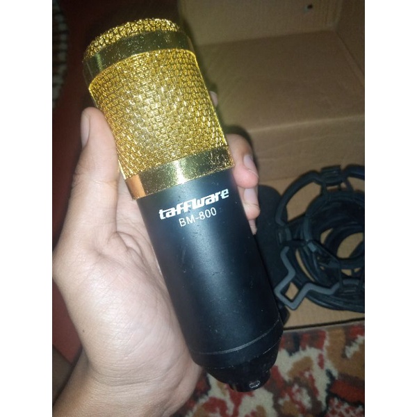 MICROPHONE BM 800 DAN DUDUKANNYA (BEKAS)