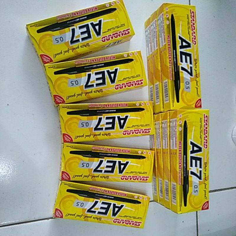 

Pena Standart AE7 Hitam