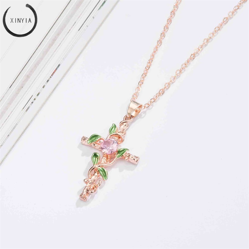 Kalung Salib Daun Berlian Tembaga Liontin Wanita Necklace