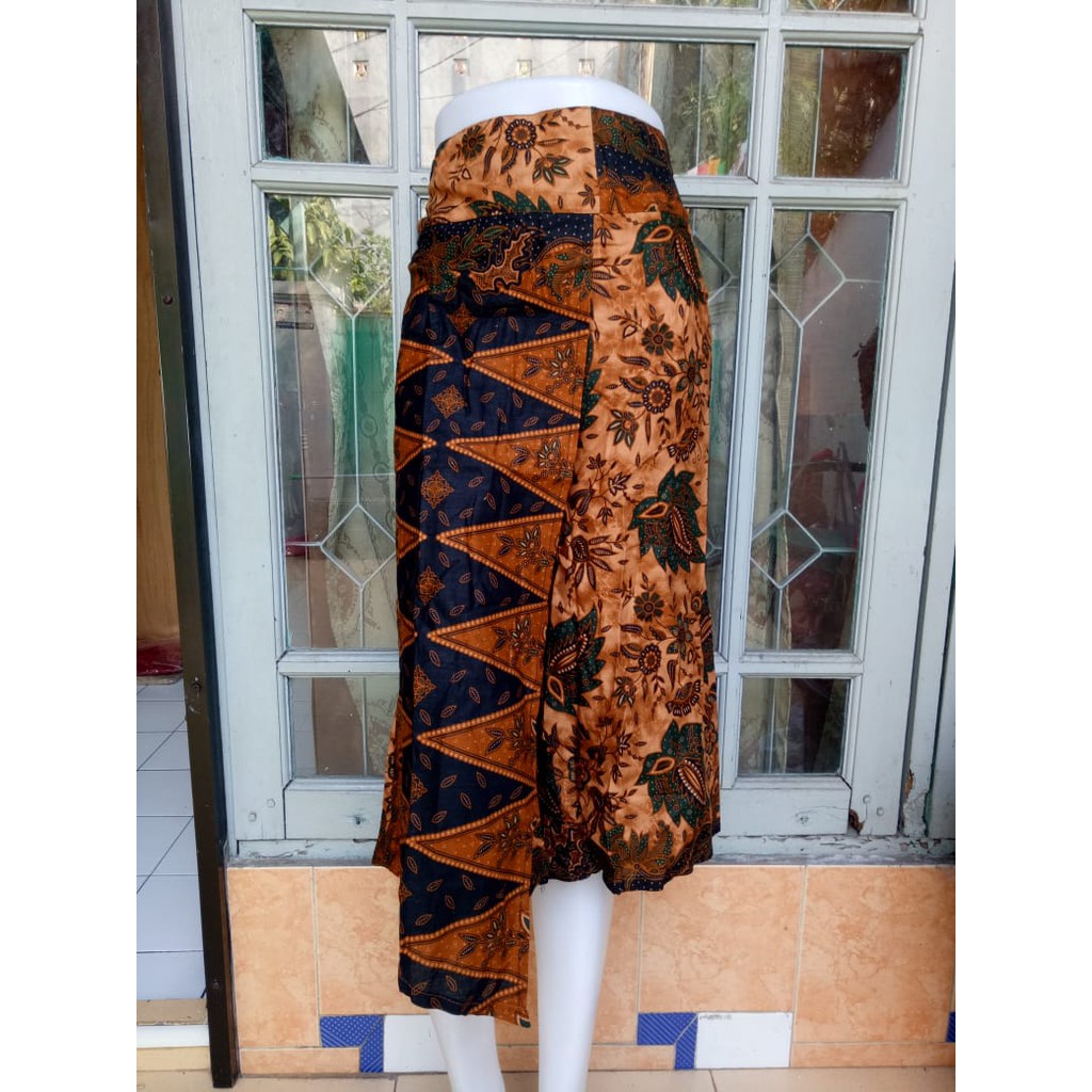  Celana  Layer batik  Elani kulot pendek Wanita Shopee  