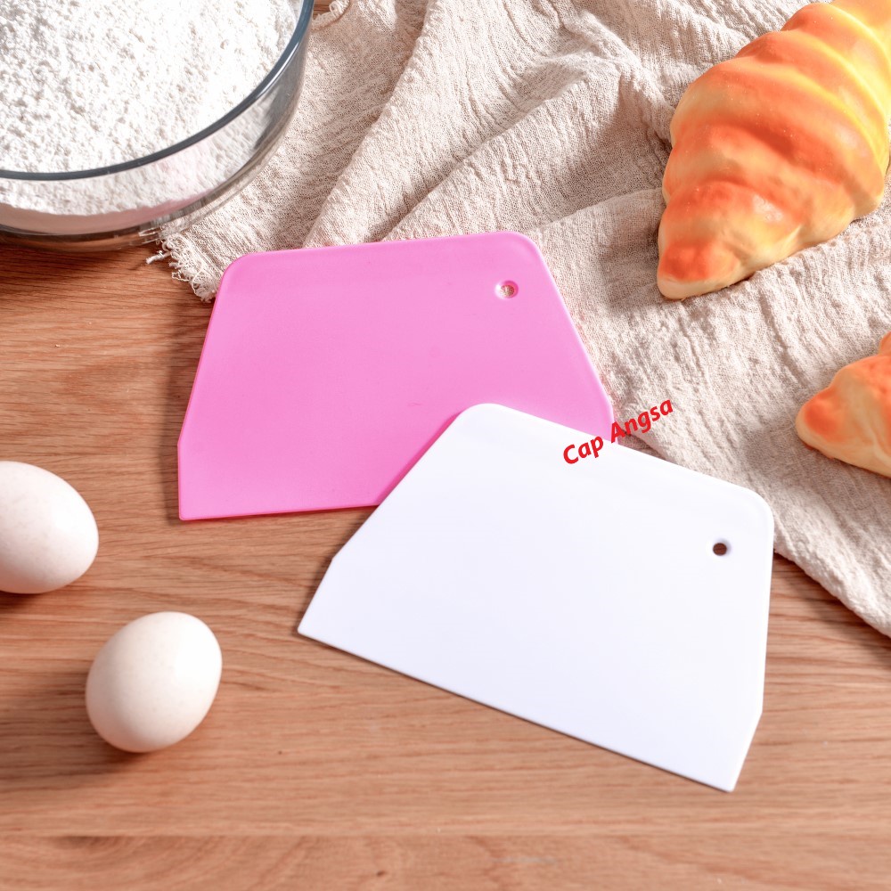 SCRAPPER SCRAPER PLASTIK PLASTIC TRAPEZIUM PEMOTONG PERATA SPATULA ADONAN BESAR KECIL KUE DOUGH VARIATY SHAPE AND SIZE S XS M