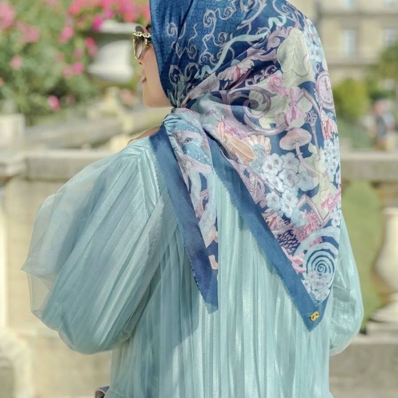 crown blue wonderland buttonscarves VOAL NEW disney