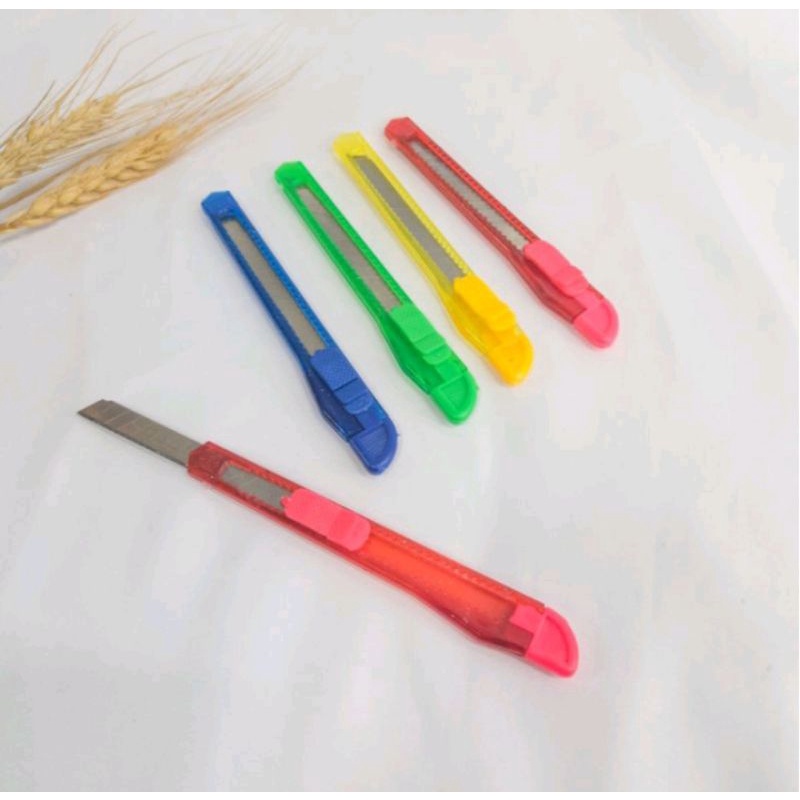 

PISAU CUTTER KECIL MURAH MONTANA CT-300T