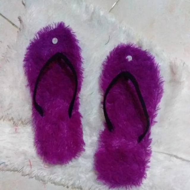 Sandal Jepit Wanita Bulu Lembut