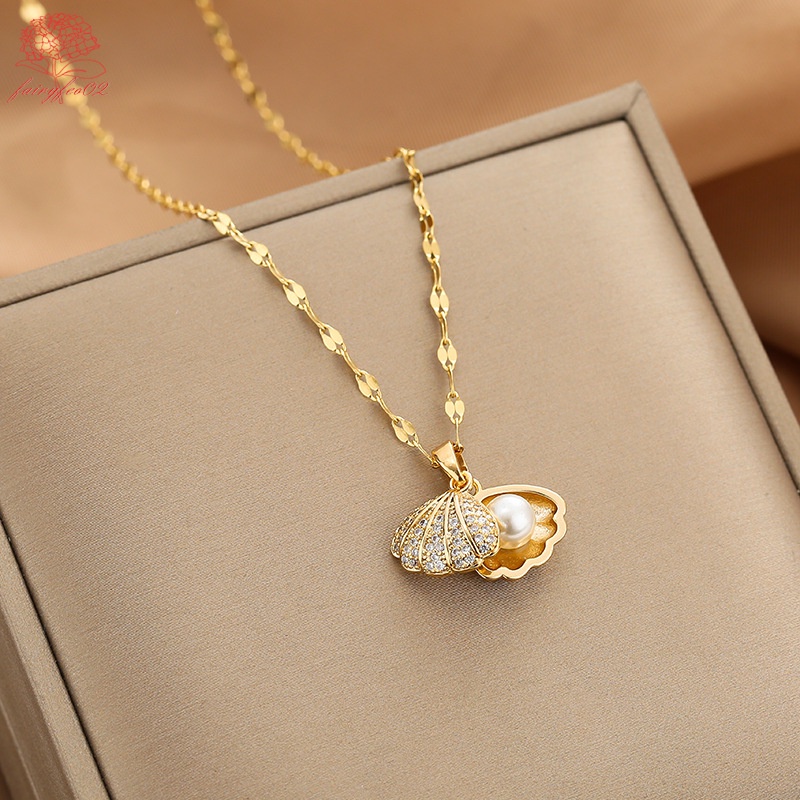 Kalung Liontin Berlian 18K Gold Plated Bahan Titanium Steel Untuk Wanita