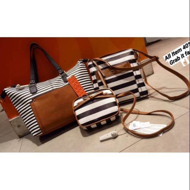 Payless Tas American Eagle harga normal 399.000