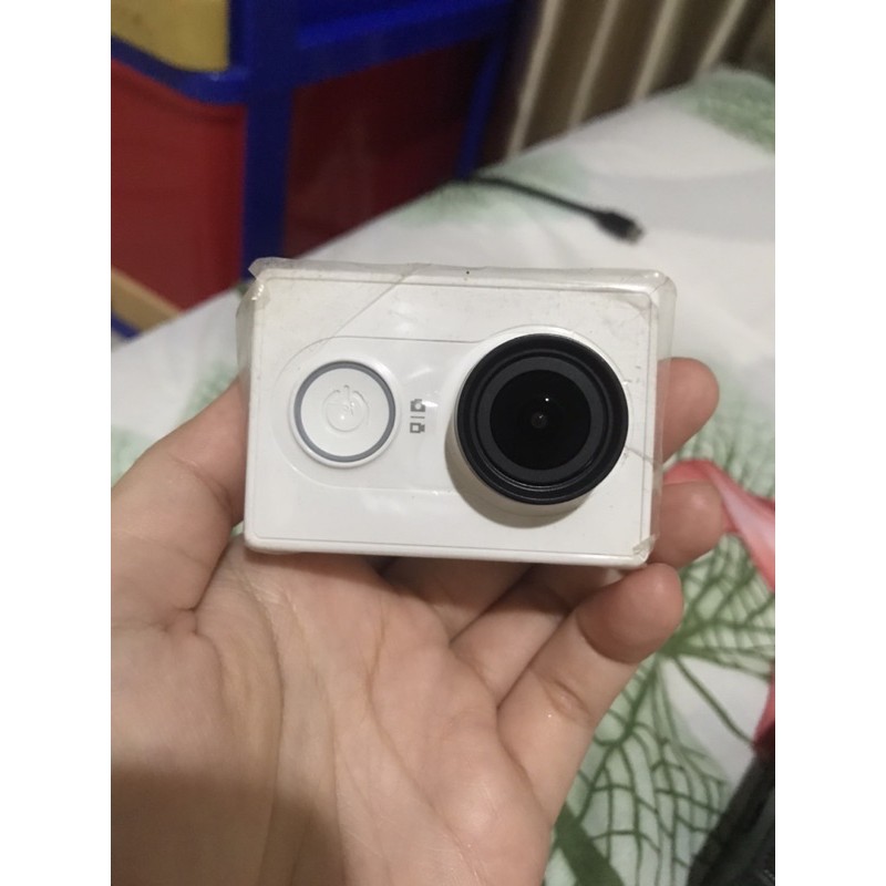 kamera yi action