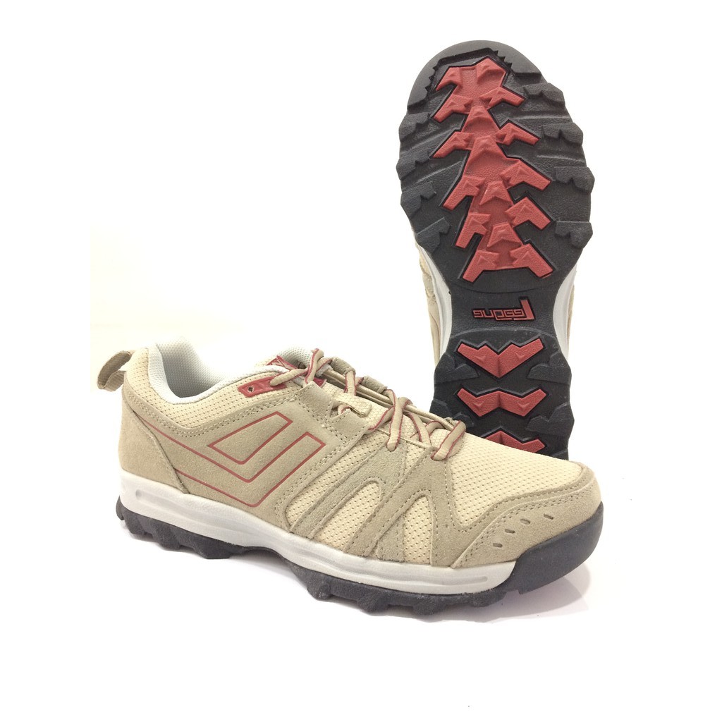 League Outdoor Raung