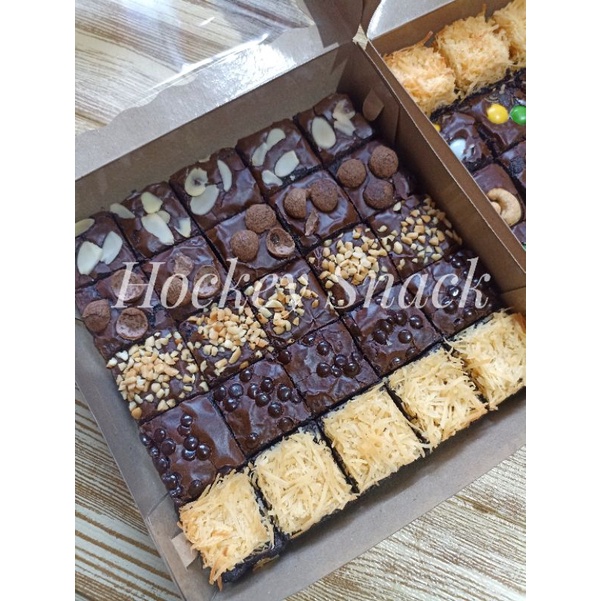 

Fudgy Brownies Ukuran 20x20 cm