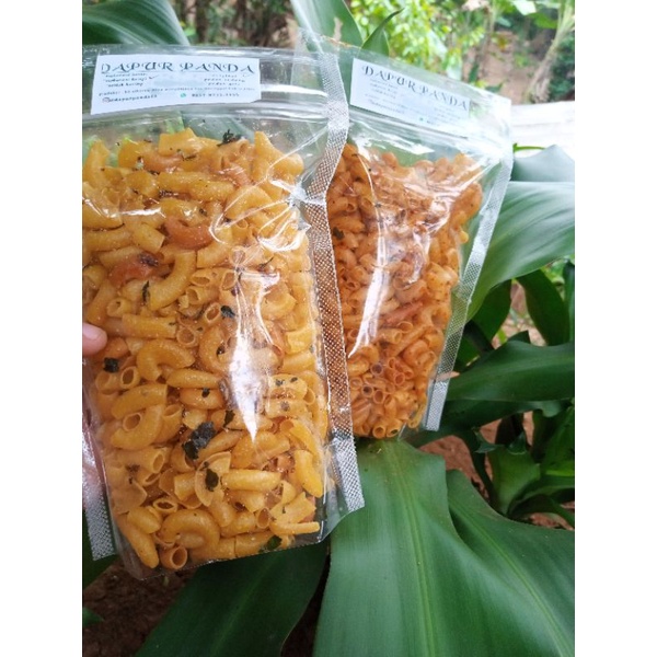 

MAKARONI BANTET DAPUR PANDA pedas asin 165GR (wangi daun jeruk)