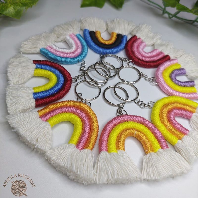Gantungan Kunci Pelangi / Macrame / Makrame / Souvenir Pernikahan / Macrame Rainbow / Ganci Pelangi 