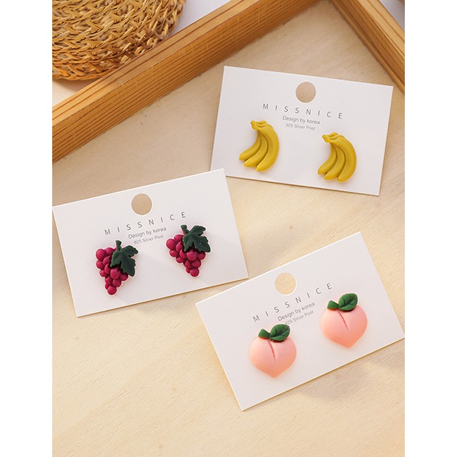 LRC Anting Tusuk Fashion Peach Grape Banana Peach Resin Alloy Earrings K7009