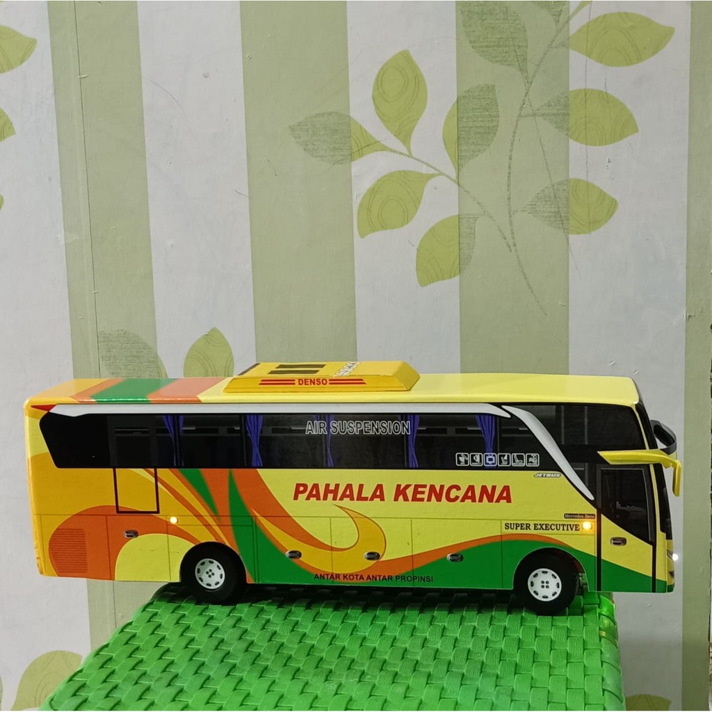 miniatur Bus bis /mainan bus bispahala kencana kuning shd lampu