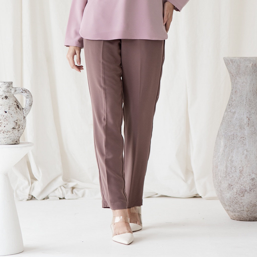 Pradnya Basic Trousers by Aska Label - Celana panjang wanita pinggang belakang karet warna Abu beige, Pink, Coklat, Hitam