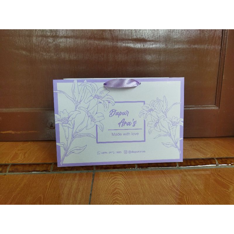 

PAPERBAG IVORY GLOSY SIZE PXLXT 30*8*25 TEBEL, DAN KUAT