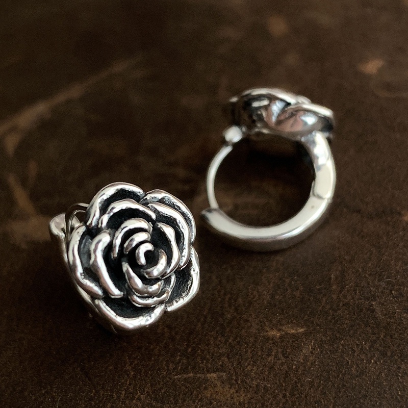 Anting Klip Desain Bunga Camellia Gaya Minimalis Untuk Wanita