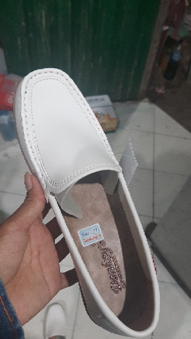 Sepatu Pantofel Wanita Formal Hitam Dan Putih  Donkeys Xr