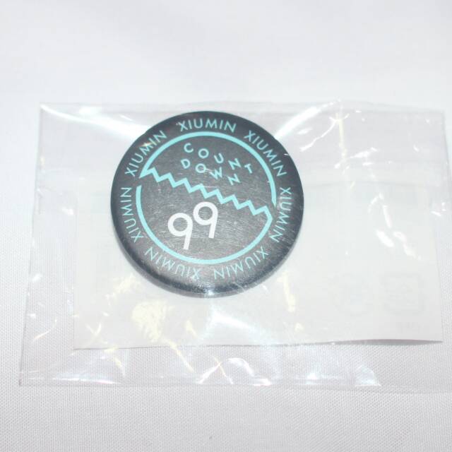 Official Exo countdown album pin / badge - xiumin