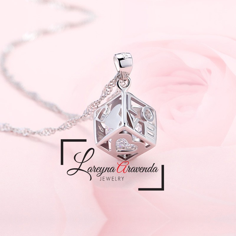 Kalung Liontin Titanium Model Dadu Love Kristal Crystal Anti Karat Non Alergi KL008